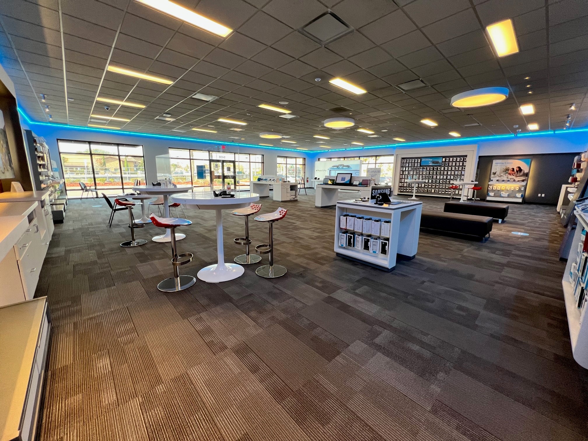 AT&T Regency Park Cell Phones, Wireless Plans & Accessories 9498