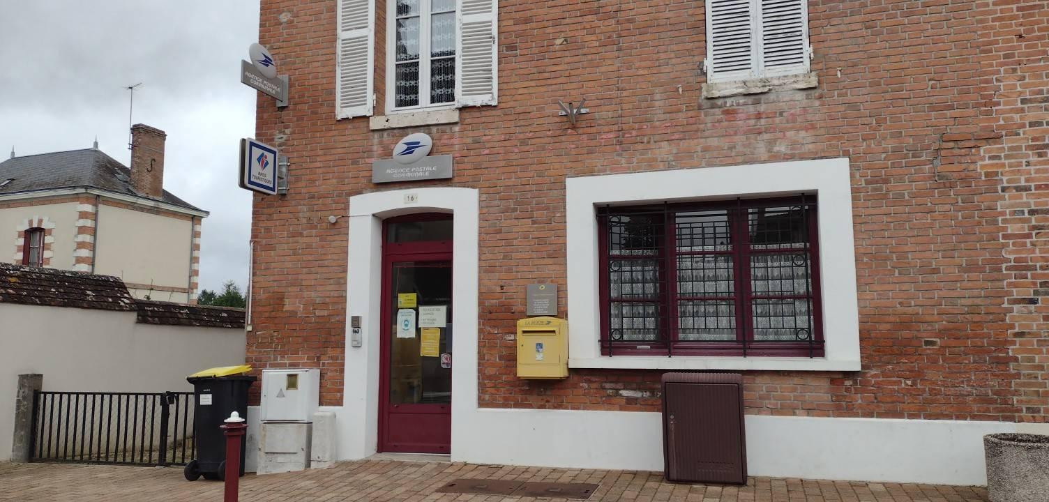 Photo du point La Poste Agence Communale SELLES ST DENIS Mairie