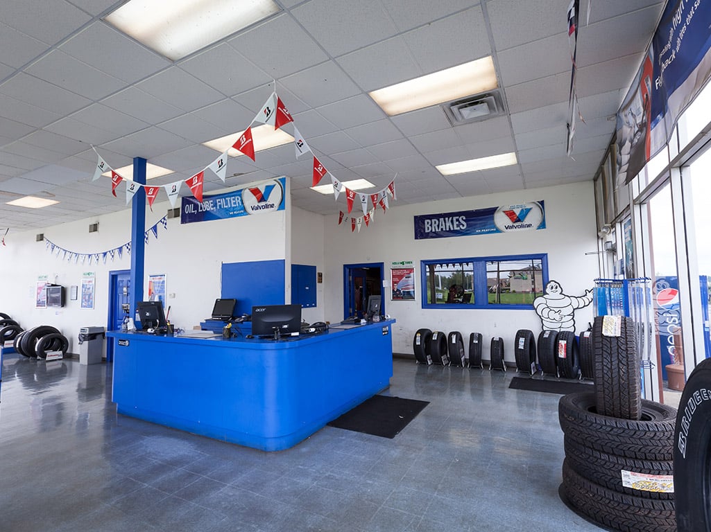 Tire Discounters Wilmington tires, alignment, brakes, autoglass in Wilmington, OH