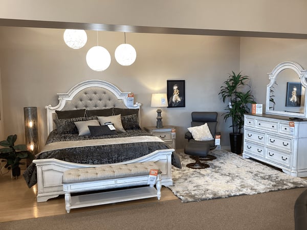 St. Louis - O'fallon Slumberland Furniture bedroom set