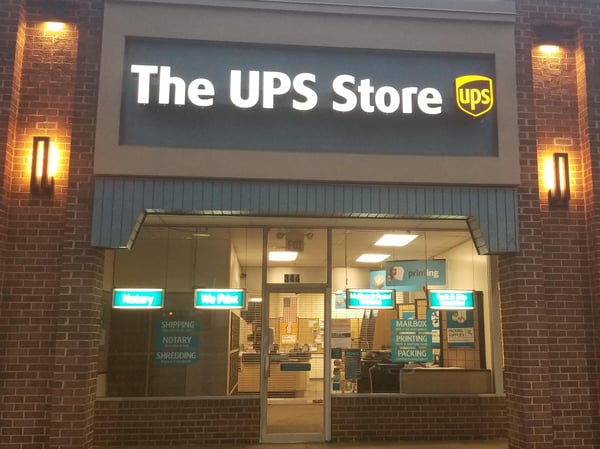 Facade of The UPS Store Jades Shopping Center