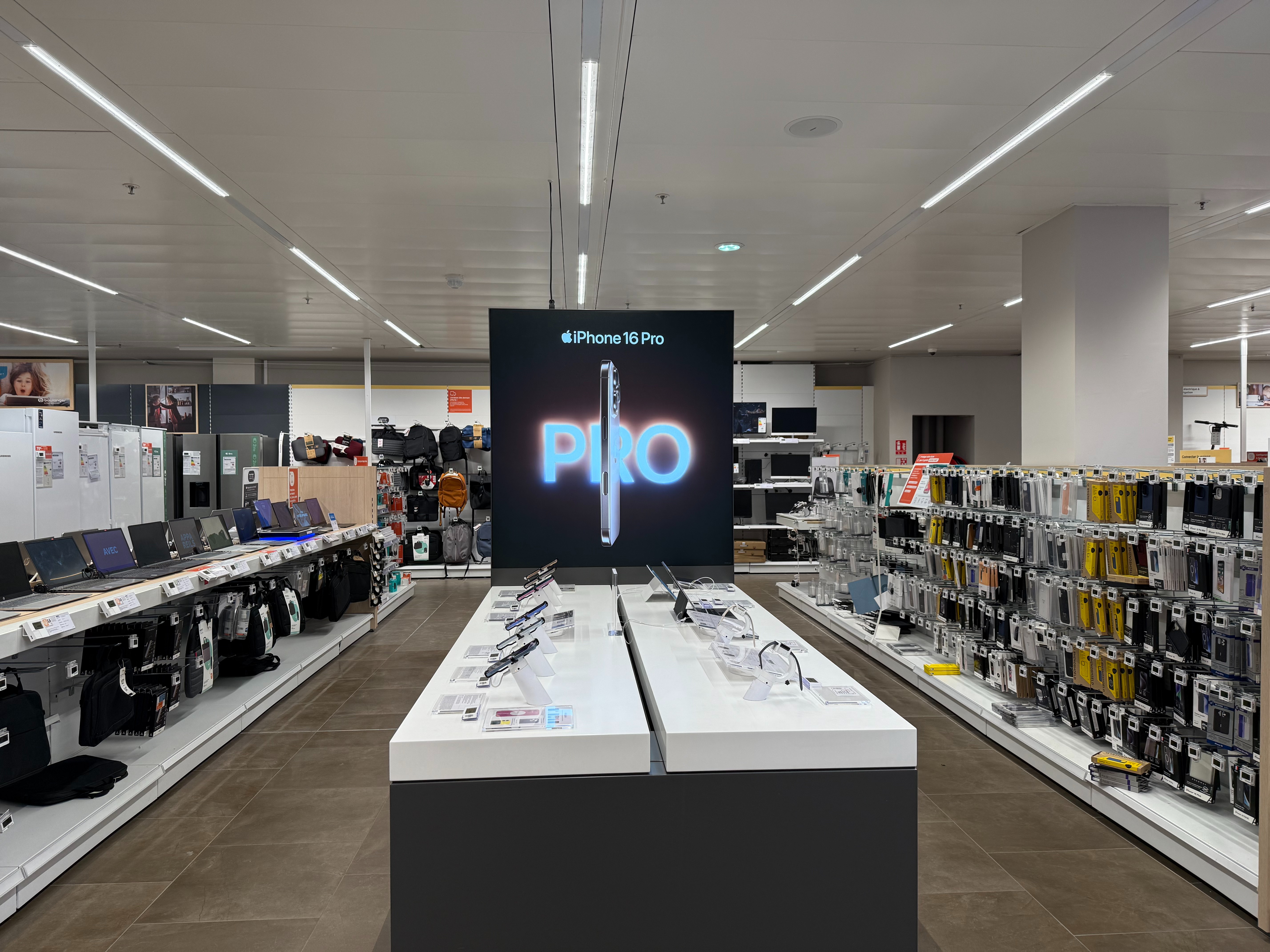 Espace Apple - Magasin  Boulanger Levallois