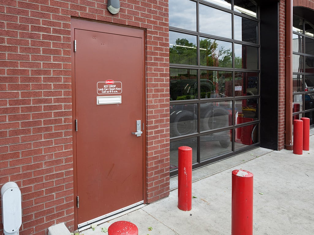 Tire Discounters Dent Tires Alignment Brakes Autoglass In Cincinnati Oh