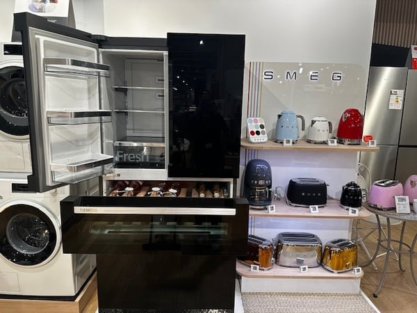 Un réfrigérateur Siemens avec une cave à vin intégrée, découvrez le chez Boulanger Parly2