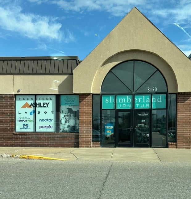 Exterior of Slumberland Furniture Burlington, Iowa – showcasing top furniture brands like Flexsteel, La-Z-Boy, Ashley, Tempur-Pedic, Nectar, and Purple. Visit our locally owned showroom at 3150 Agency Street for quality home furnishings, mattresses, and unbeatable service. 