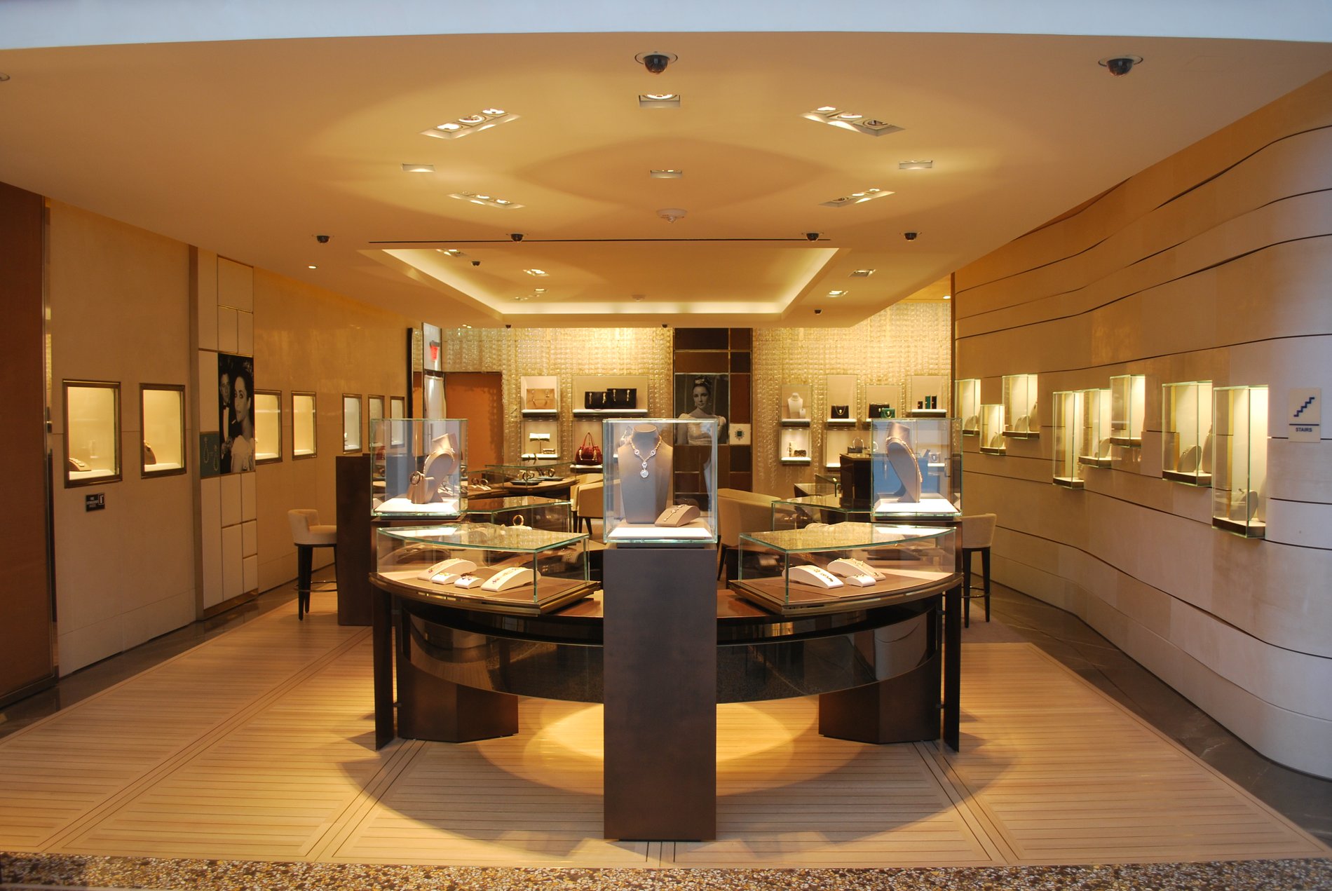 BULGARI | Fine Italian Jewellery, Watches & Luxury Goods in Beverly Hills,  401 North Rodeo Drive