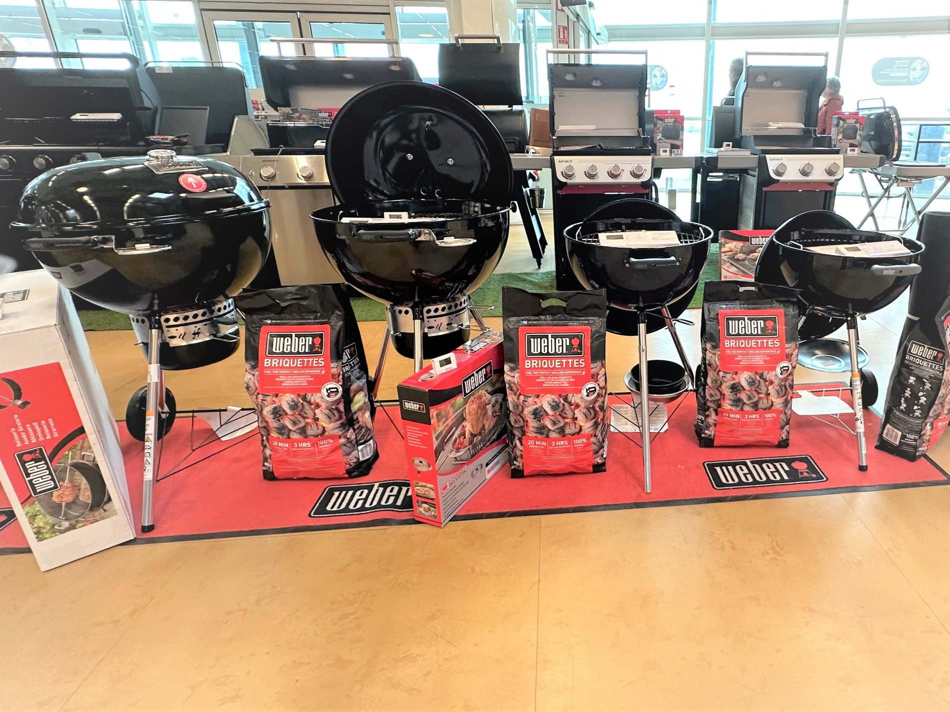 les barbecues weber à charbon dans votre magasin Boulanger saint Etienne  Villars