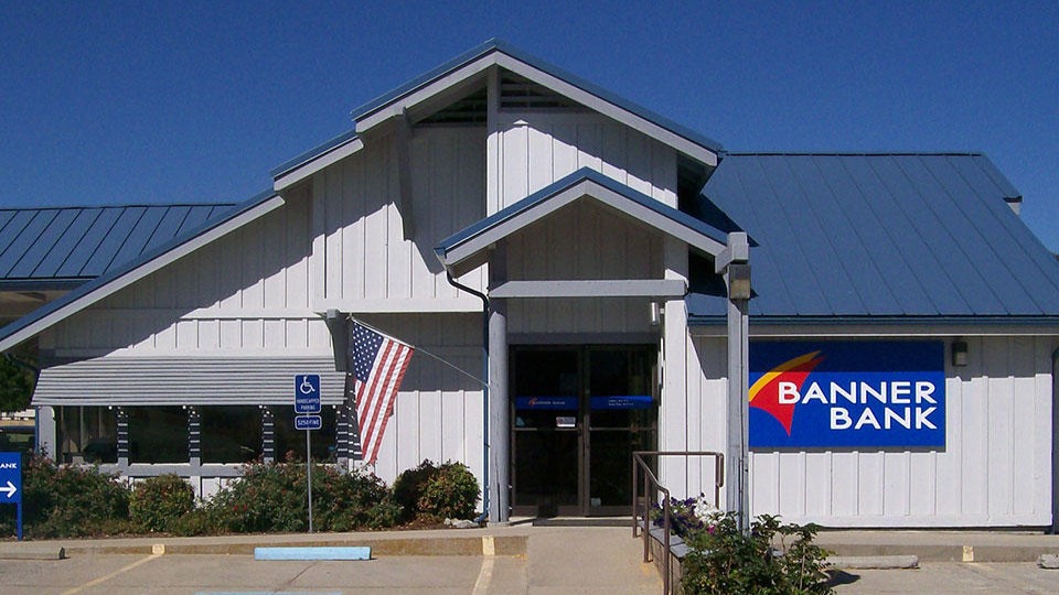 Banner Bank branch in Greenview, California