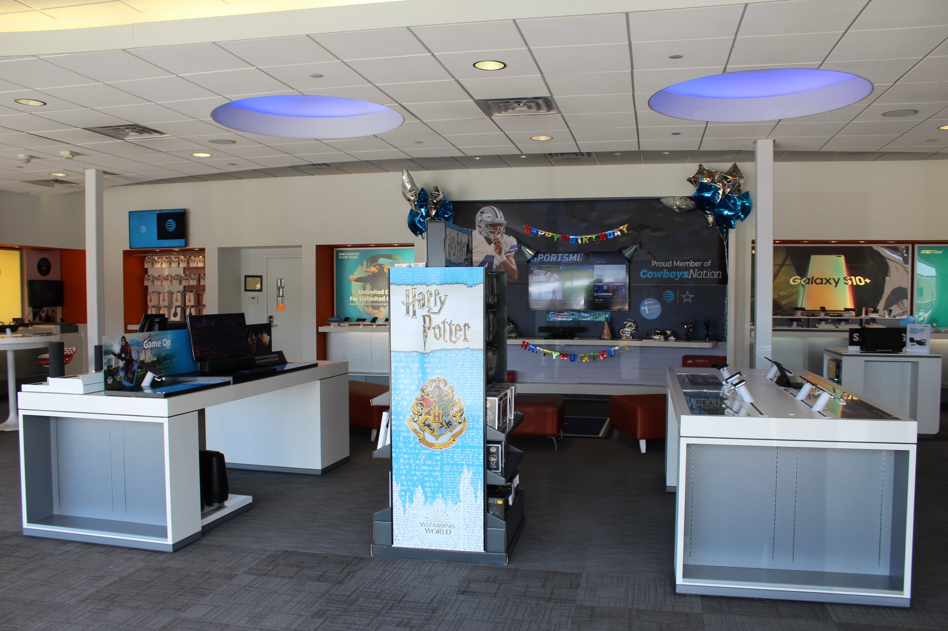 Picture of the store as you walk in AT&T Retail Store 12021 Dallas Pkway , #500 Frisco , TX 75033