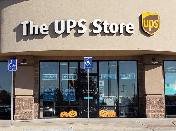 ups store hours near me