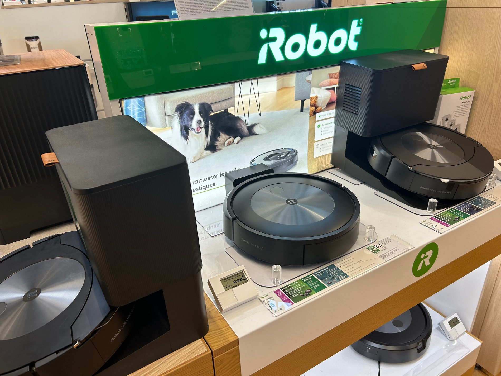 Espace de démo de la marque IRobot au magasin de Grenoble-St-Egrève