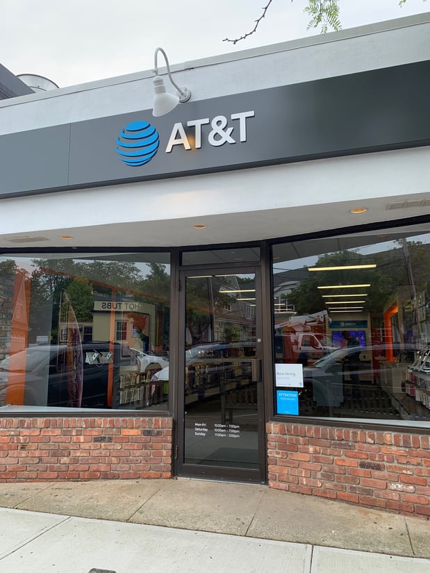 Southampton Store Apple iPhone 12 and Samsung Devices Southampton, NY AT&T