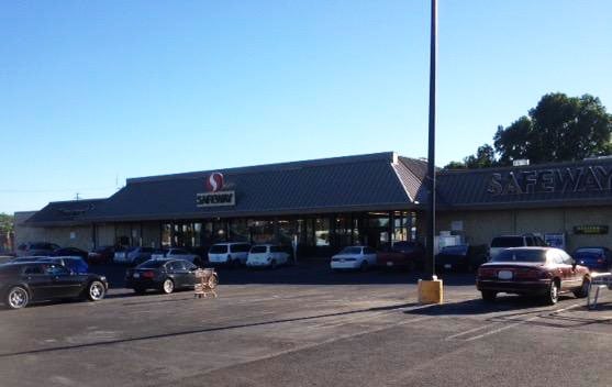 Safeway Store Front Picture at 613 S 6th St in Sunnyside WA