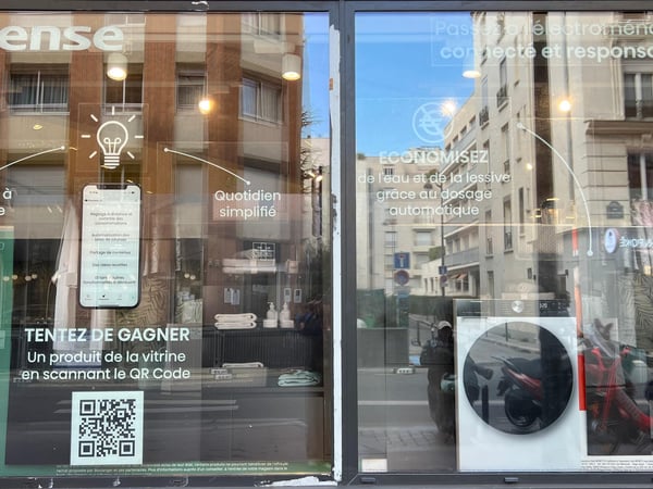 Vitrine Hiense Lave-linge à Boulanger  Paris Beaugrenelle