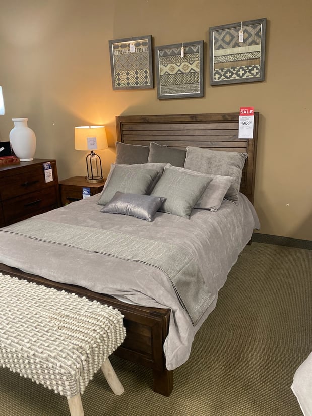 Slumberland Furniture Store in Mitchell,  SD - bedroom vignette