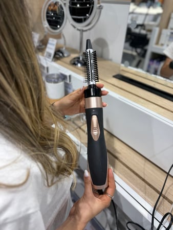 Prise en main d'une brosse souflante