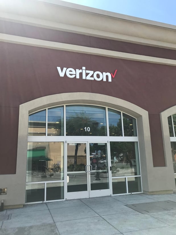 Rialto, California: Verizon Store