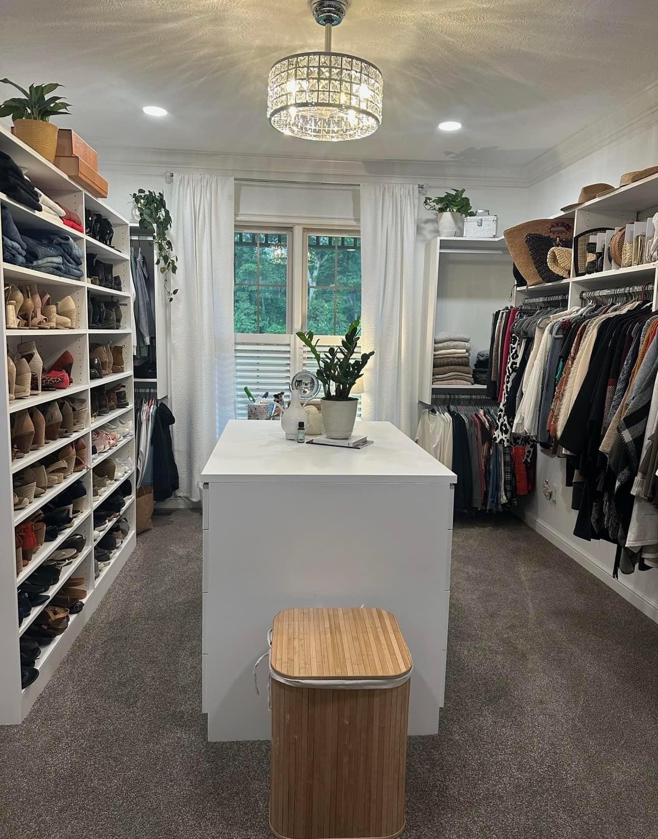Walk-in with island