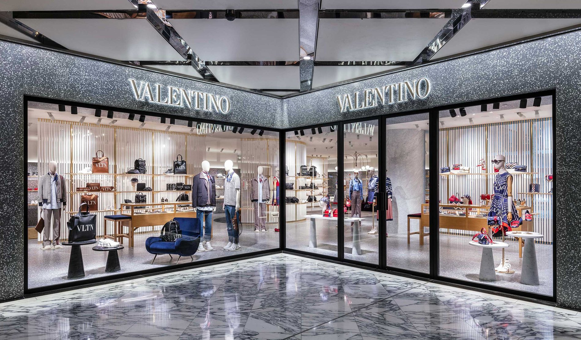 Valentino Sydney Westfield: Women's Collection, Women's Shoes, Women's Men's Collection, Men's Shoes, Men's Bags in SYDNEY