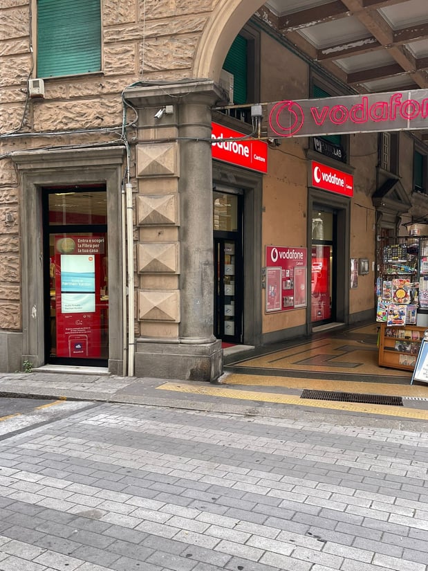 Vodafone Store | Antonio Cantore