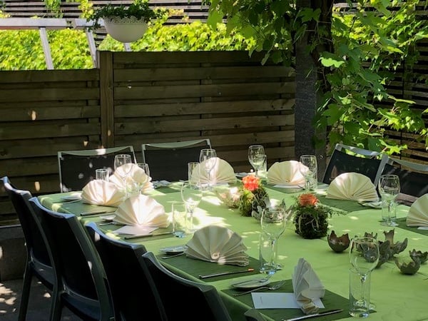 Ihr festlicher Anlass im Sommer auch auf der Terrasse möglich