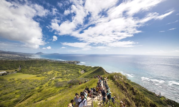 ダイヤモンドヘッド登山の様子