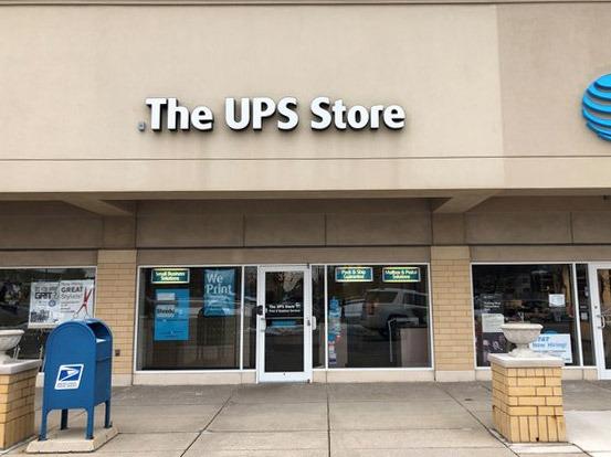 Storefront photo of The UPS Store 1661 in Buffalo Grove, IL