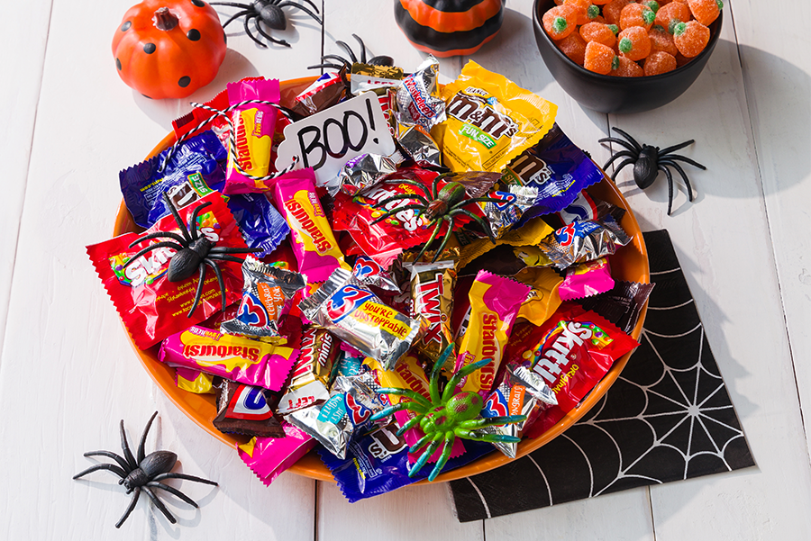 halloween candy in a bowl