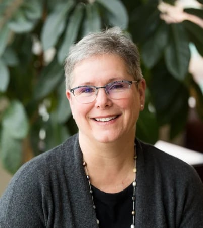 Photo of Kari L. Lopes