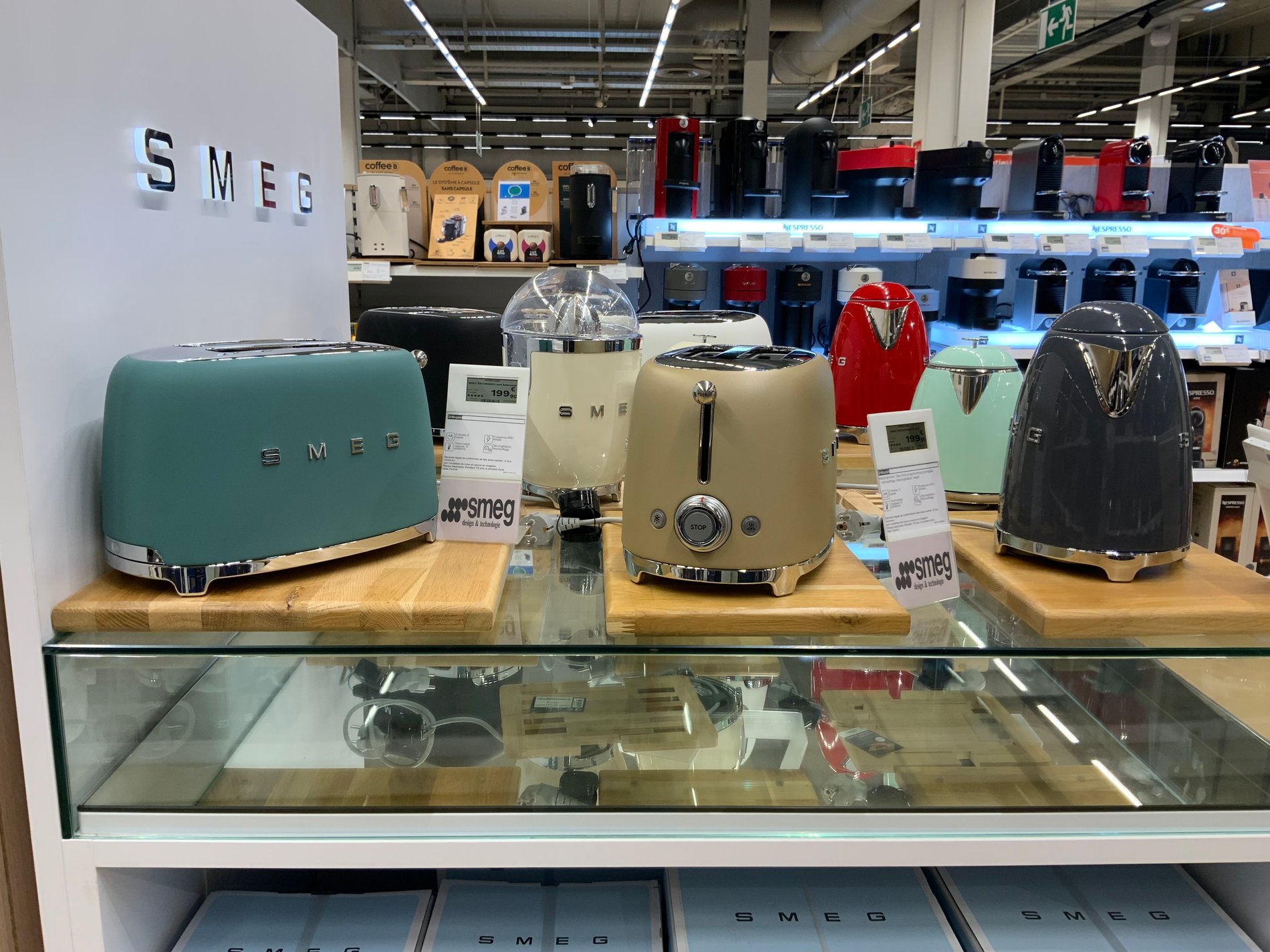 Grille pain, bouilloire , presse agrume SMEG