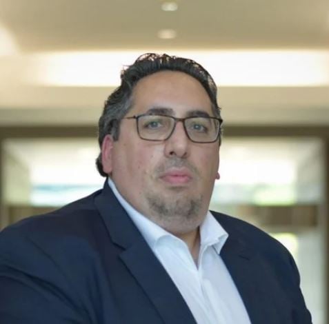 Carousel Associate Image