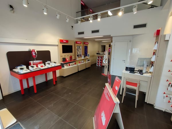 Vodafone Store | Corso Garibaldi Milano