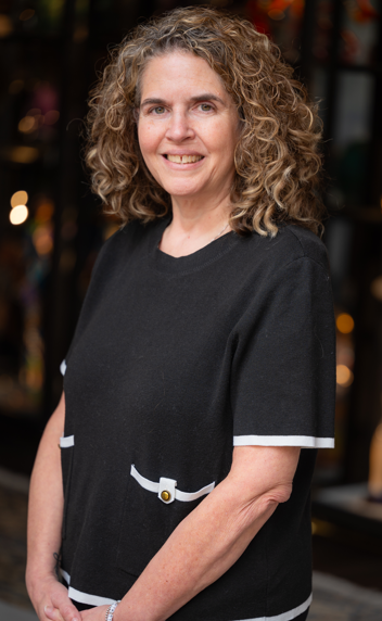 Photo of Lucinda Barron