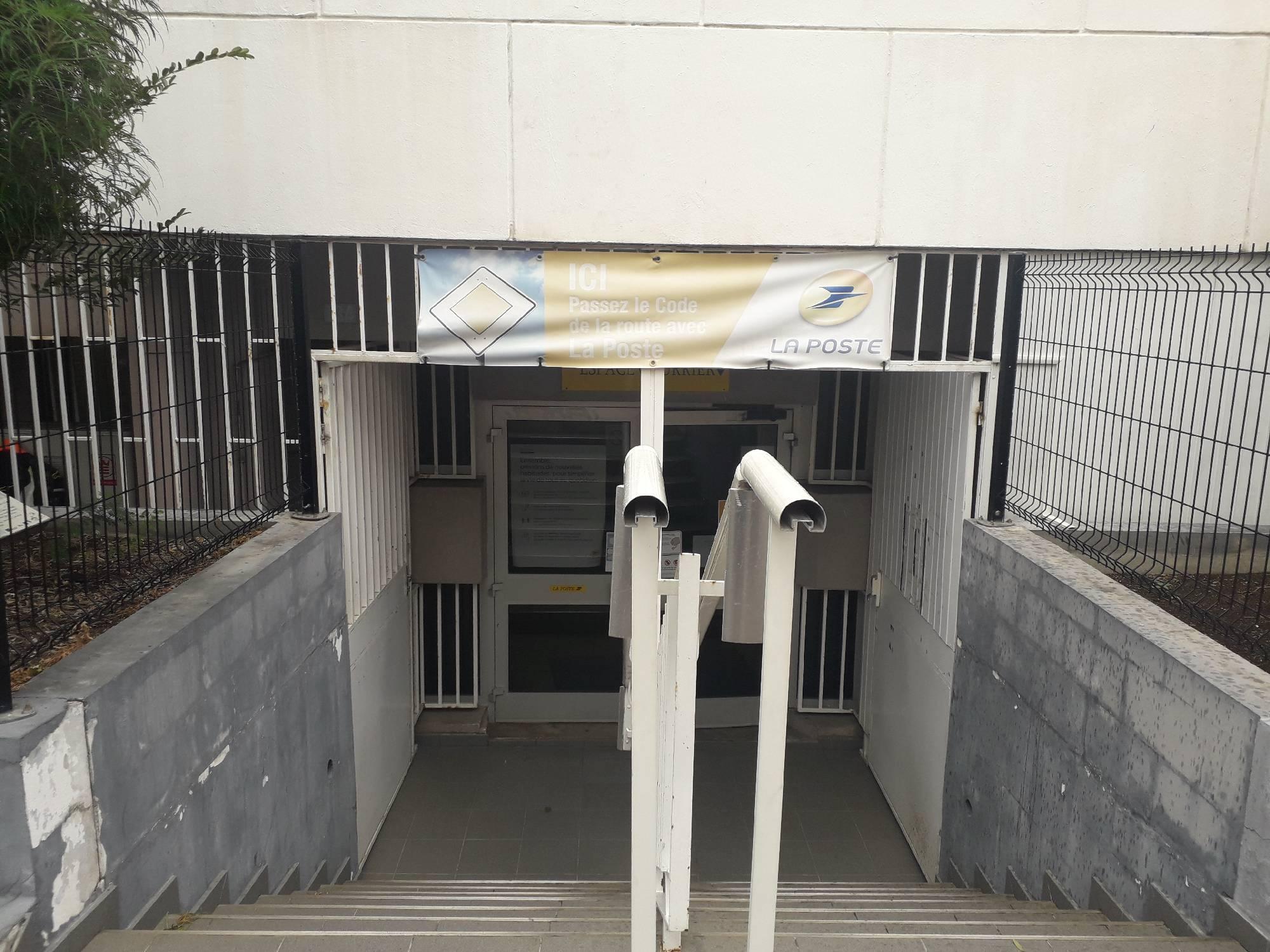 La Poste Espace Clients Pro ST DENIS PDC1 (97400) La Poste