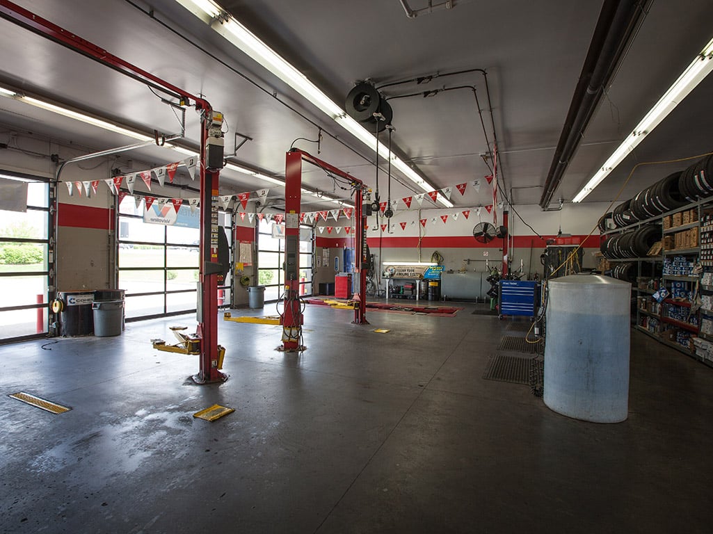 Tire Discounters Bypass Rd tires, alignment, brakes, autoglass in