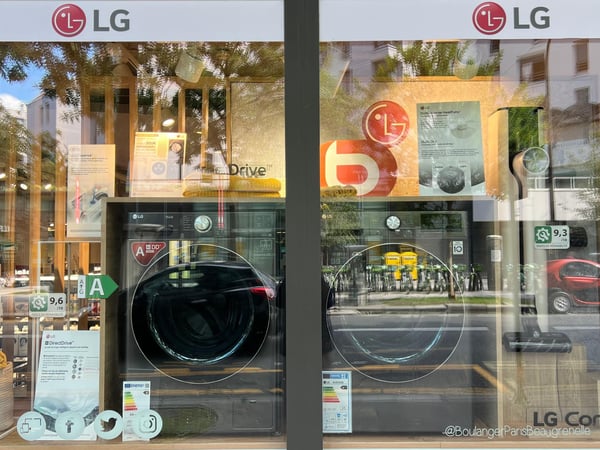 Vitrine LG Lave-linge  séchant à Boulanger Paris Beaugrenelle