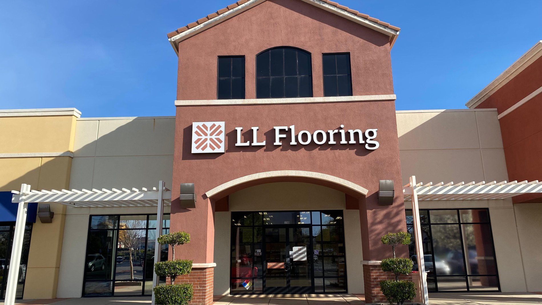 LL Flooring 1328 Roseville 9400 Fairway Drive   1900x1069 