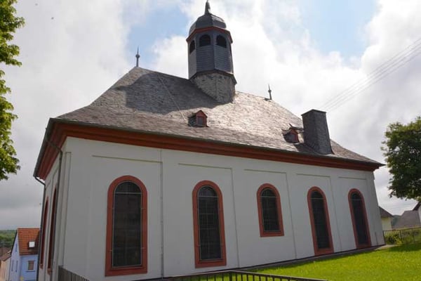 Peterskirche Wallrabenstein - Evangelische Gesamtkirchengemeinde Lukas und Peter Wörsbachtal