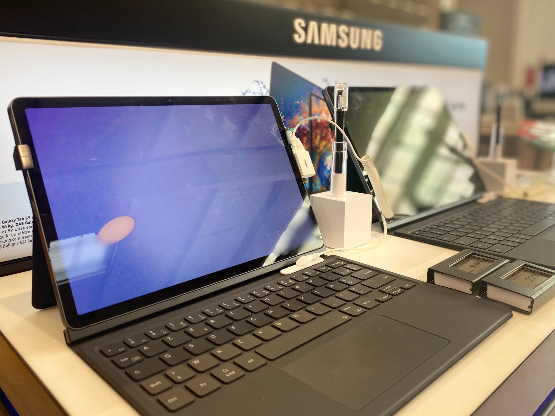 Tablette Samsung Galaxy Tab S9 avec clavier Samsung et crayon S Pen Boulanger Rennes Chantepie