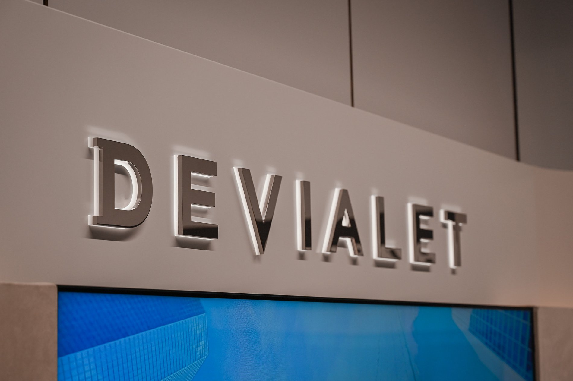 Enseigne Devialet dans rayon image et son chez Boulanger Toulon La Garde