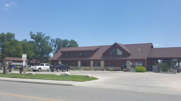 Exterior image of First Interstate Bank in Columbus, Montana.