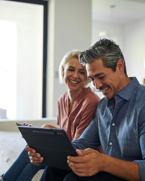 Couple using reliable internet service