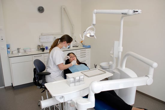 Zahnarztzentrum Wallisellen - Dentalhygiene Behandlungsraum