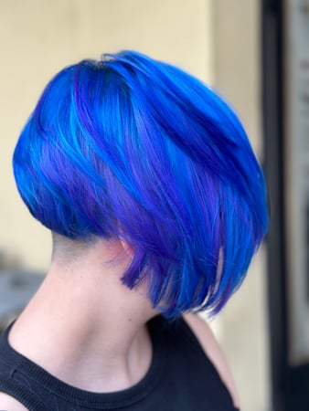 colore blu con sfumature viola