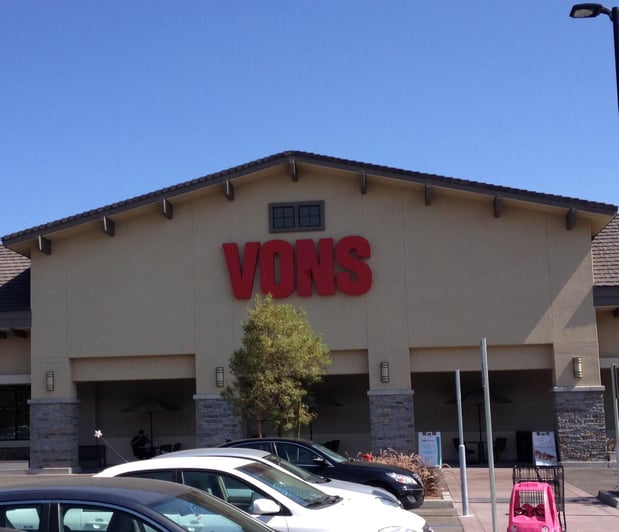Vons Store Front Picture at 16550 W Soledad Canyon Rd in Santa Clarita CA