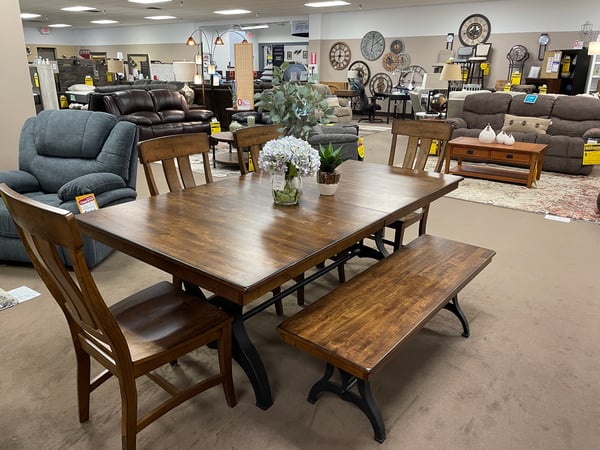 Slumberland Furniture Store in Mason City,  IA -  Dining Room