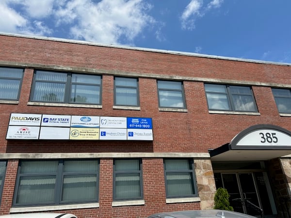 Bay State Physical Therapy Front of clinic in Belmont, MA.