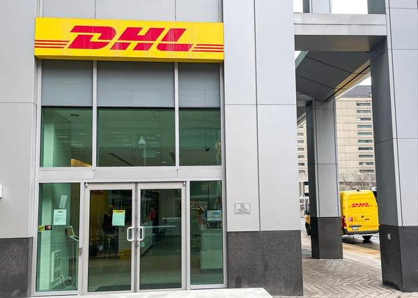 DHL hero section