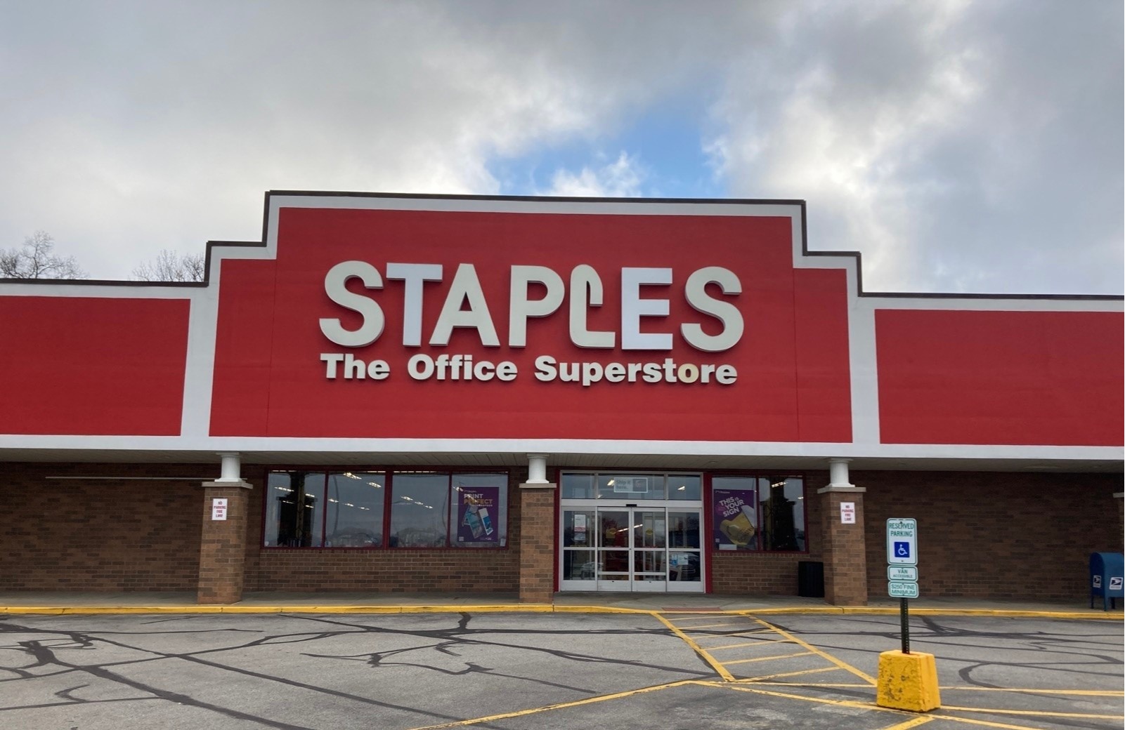 STAPLES locations in Houston - See hours, directions, tips, and