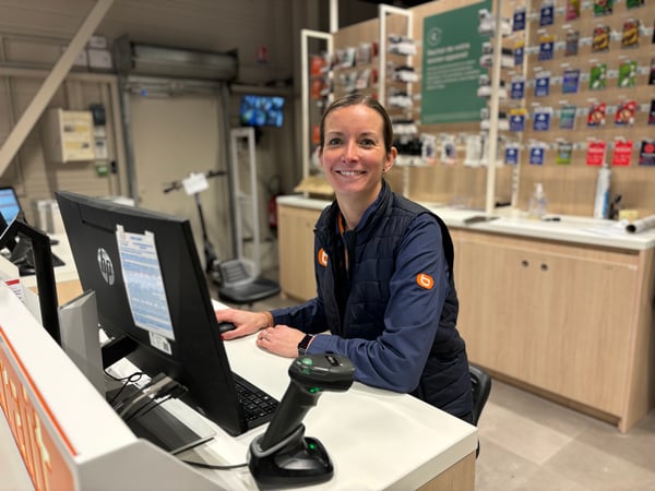 Emilie, conseillère service client dans votre magasin Boulanger Englos